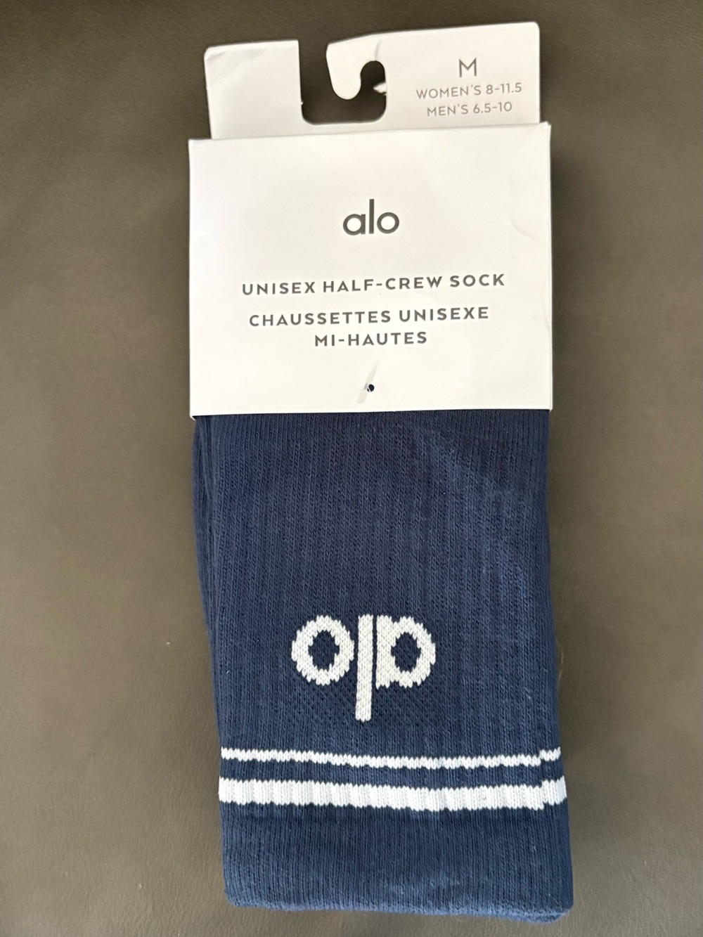 ALO Yoga Unisex Half-Crew Athletic Socks - Navy & White
